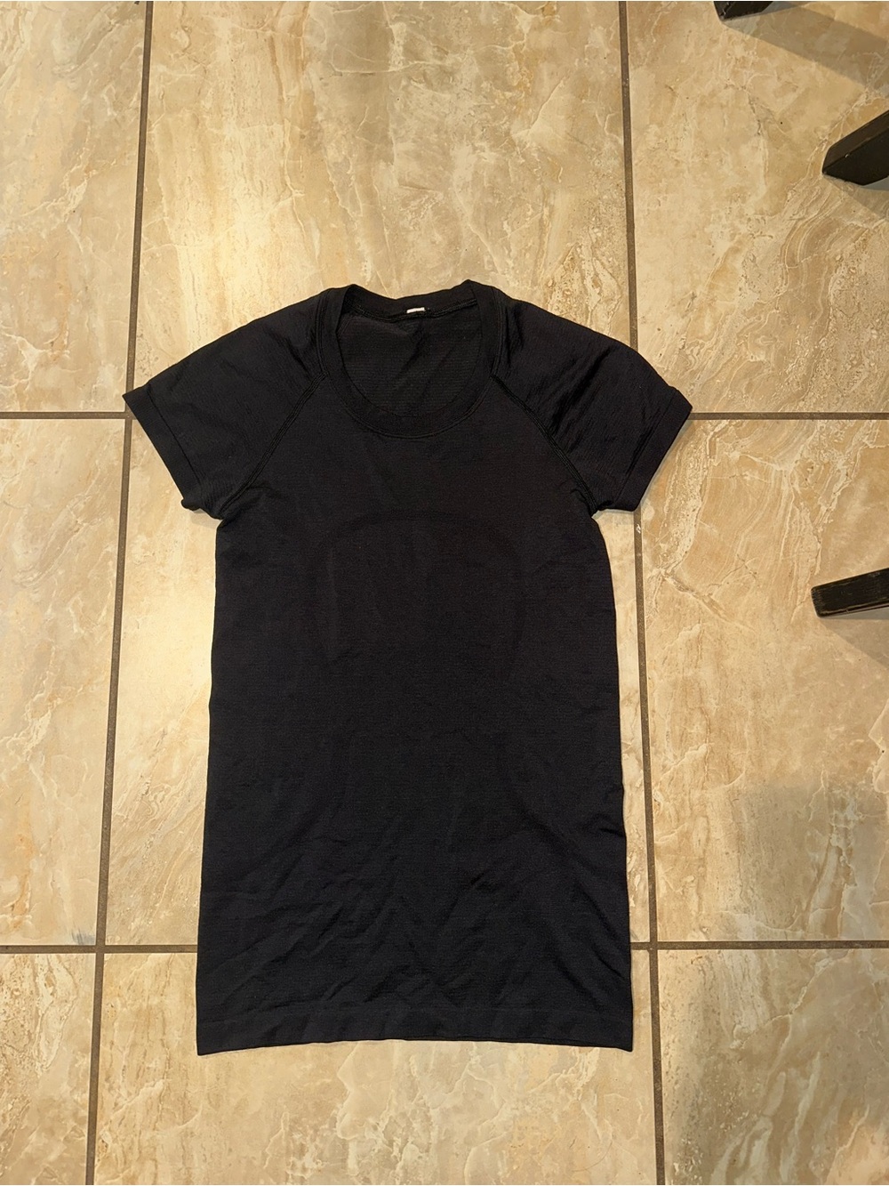 Black Lululemon Swiftly Short Sleeve Size 4